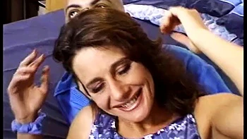 Hotwife leva DP e é fodida no cu em gangbang cuckold