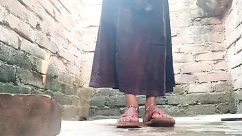 Bhabhi indienne Desi nue, maman du village avec gros seins, anal & pipe