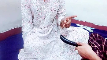 Stiefvater erwischte mich beim Fingern und fickte meine Muschi