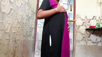 Namorado me pega fodendo buceta apertada no banheiro - indiana tamil gostosa