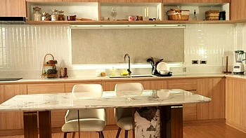 Olivia asiatique sexy se fait baiser partout