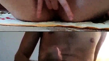 Adolescente sexy se masturbe vite en webcam