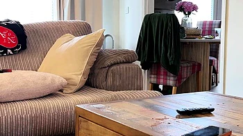 Coincée pour attirer papa, il m’a creampie deux fois