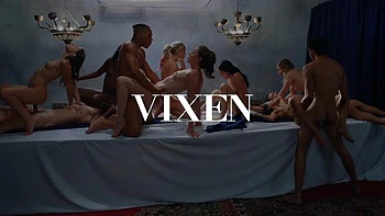 VIXENPLUS trío lésbico con chupadas, Kayden y amigas