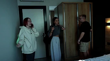 Namorada ruiva russa fodida na cama