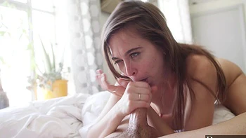 Riley Reid chevauche la grosse bite du jeune Tyler Nixon