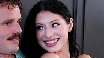 Женатая пара жарко трахнулась в стрингах с БДСМ страстью