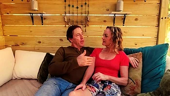 Amadoras Dusty e Peppermint lambem macio na webcam