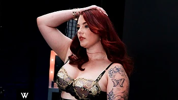 Esposa ruiva curvilínea sendo fodida hardcore por um BBC