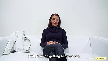 Kleine Titten Amateurbrünette Teen Babeta 3496