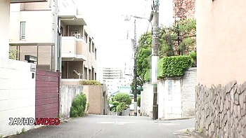 Scharfes asiatisches Girl wird hart im ungecenzurten Japanfick gefickt