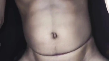 Деревенскую девку с узкой киской трахают впервые