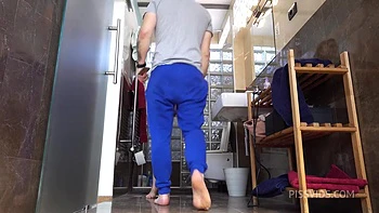 Amanda Clarke veut que je lui pisse au visage