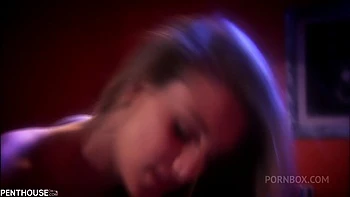 Ma première copine - lesbiennes jouant avec des jouets épisode 3