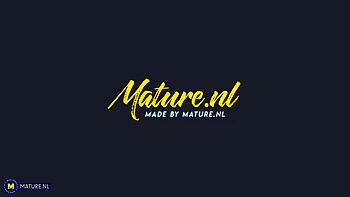 Ficke meine britische Stiefmutter Eva Jayne und spritze ihr ins Gesicht