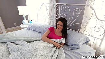 ПОВ межрасовый трах с брюнеткой Кейси Куинн