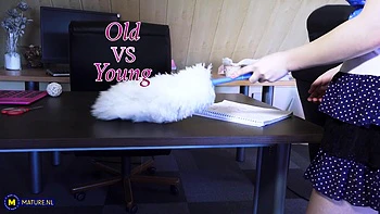 19-летняя Вероника трахается со стариком