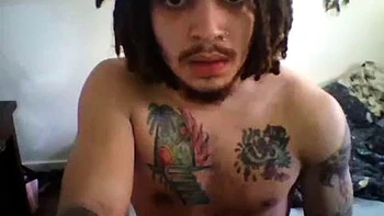 Heißes dunkles Paar fickt und macht Handjob am Webcam