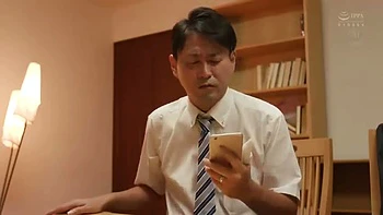 Beim Fremdgehen erwischt, der Cuckold schaut zu