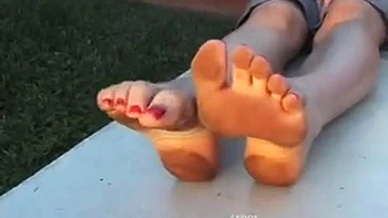 Fetiche de pies en solitario: dedos y plantas para adorar