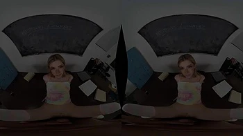 Блондинка получает минет и ебется наездницей и сзади