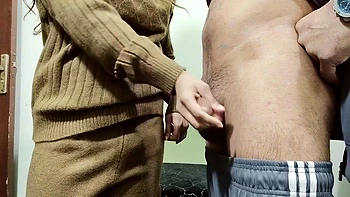 Пакистанская сестра по папе хочет член и кончить брату