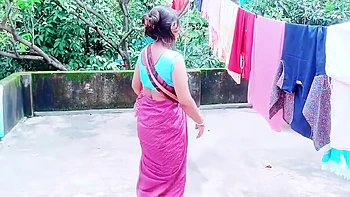 Frisch verheiratetes Desi-Paar fickt in der ersten Nacht