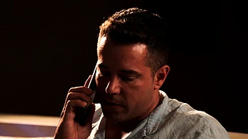 Ruiva Bella Spark chupa e engole pica grande