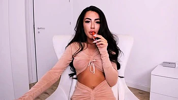 IAmJoyXS ménage à trois com brinquedos e bunda grande