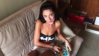 Milf con gran culo chupando y facial en la cara