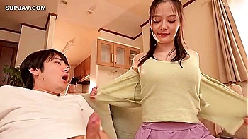 Ma demi-sœur sans culotte, diaboliquement sexy