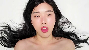 Лесбийский масляный массаж с жаркими ножницами