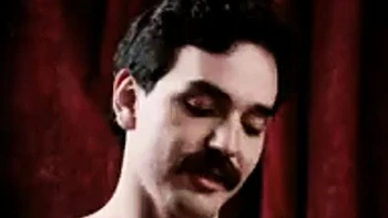 Rubia tetona recibe blowjob y follada perrito BDSM