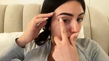 Amateur Babe Missy nackt in der Öffentlichkeit