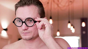 Жёсткий зад Каролины Герреро жестко трахает