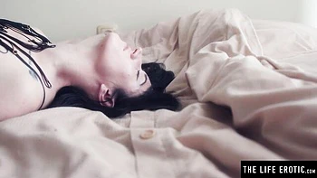 Triple vibrator smut with cutesy bunny from TLE