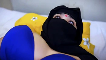 Hijab & Niqab Muslim Girlfriend Send Me Pussy Licking Video In Early Morning - Huge Wide Thick Pussy