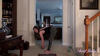 Isabella se fode na aula de yoga