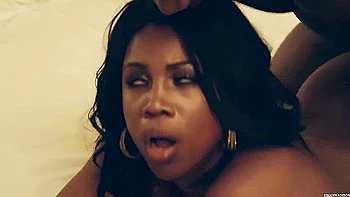 Толстая черная мамка ебется в POV