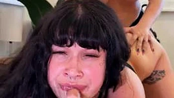 Nia Bleu e Diabeticoochie fodem loucamente no ménage à trois