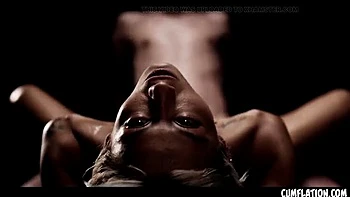 Emiri Momota goza com grande pau branco e squirt asiático