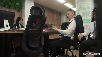 Creampie anal de malade avec milf asiatique mariée aux gros seins