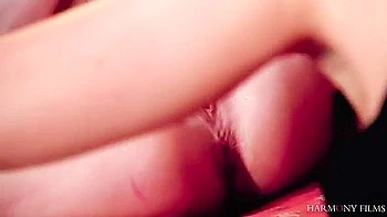 Jasmine Jae e Barbie Sinss lesbianas com boquete e peitos grandes