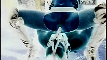 Горничная жестко трахается: минет, догги, наездница