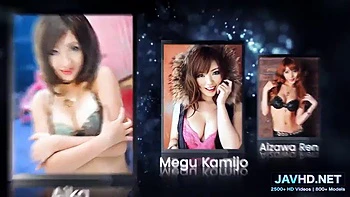 Asiatische Amateurin lutscht in Strümpfen