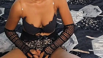 Esposa india mallu con vello se desnuda sola en Kerala