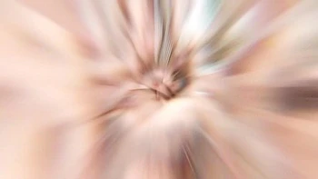 Eveline Dellai beim 4-gegen-1 DAP Gangbang mit tiefem Anal