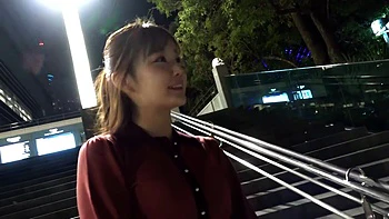 De pie perrito con besos y ducha dorada