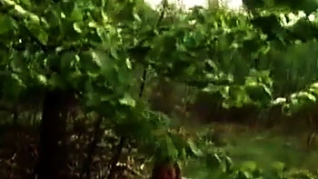 Жесткий секс на улице с волосатой блондинкой Кристой