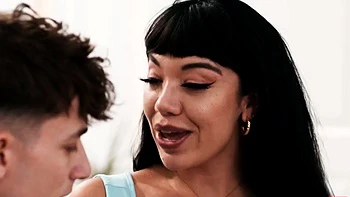 Milf morena peituda agradece com uma foda hardcore